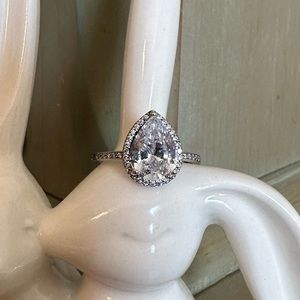 Pandora RADIANT TEARDROP RING